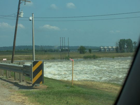 Mississippi River water flowing through the Low Sill Structure